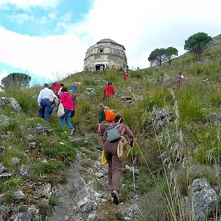 Luoghi Antichi Oda ve Kahvaltı Castrovillari